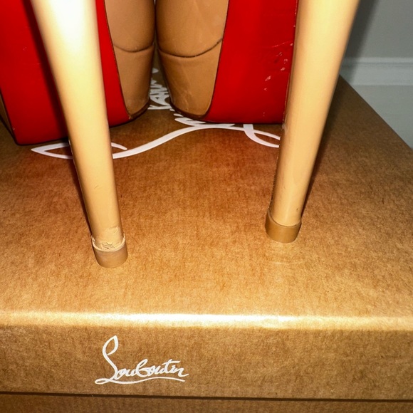 Nude Patent Leather Louboutin Biancas Size 38 👠👠 - Picture 7 of 10